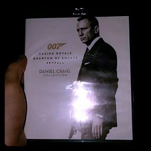 Daniel Craig double O7 James Bond 3-disc Blu-ray
